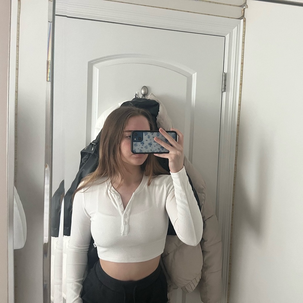 Top from aritzia